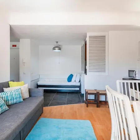 1br With Pool @ Azul Apartmán